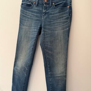 Women's Skinny Fit Mid-Blue Jeans